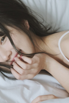 饥渴人妻被快递员玩弄的视频